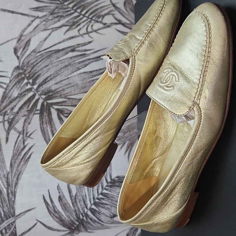 CHANEL Metallic Gold, Hard To Find , Flats With CC Logo On Front  Size 37.5 EU